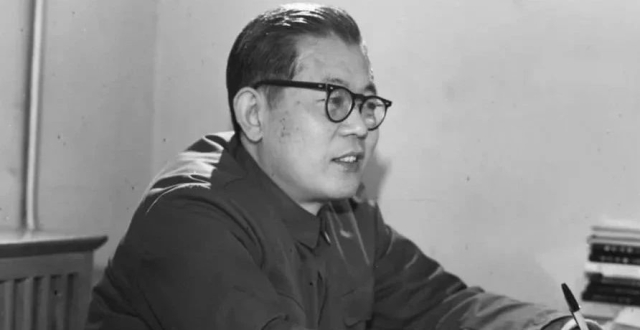 那位连夜送上原子弹爆炸前“定心丸”的老人走了｜缅怀周光召院士_腾讯新闻