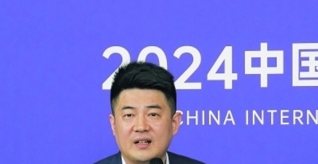 【数博访谈】胡振泉：应对大模型数据安全风险要“以模制模”_腾讯新闻