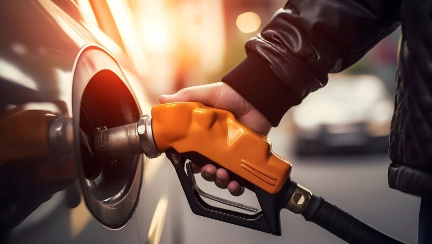 燃油车，真的没人买了？