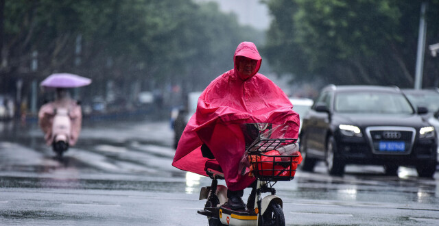 多地降雨量破历史极值 中国气象服务协会会长：受气温变化影响，降雨会变得不稳定_腾讯新闻