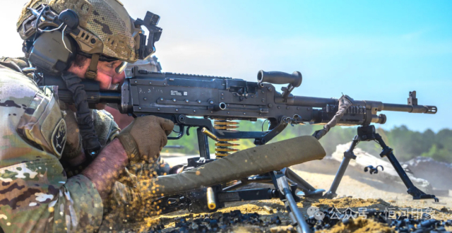 美国陆军寻求 M240 中型机枪继任者，FMMG 项目剑指更强作战能力_腾讯新闻