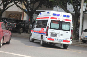 女子包“急救车”60公里花费5300元，官方称是合规“家庭医生转运车”，为何收费这么高？怎么分辨急救车和转运车？