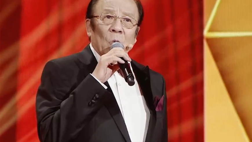 著名歌唱家杨洪基,俄语演唱《伏尔加船夫曲》,气势磅礴震撼全场