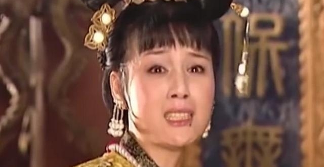 在《康熙王朝》中，作为康熙最宠爱的女人，容妃为何被马桶砸死？_腾讯新闻