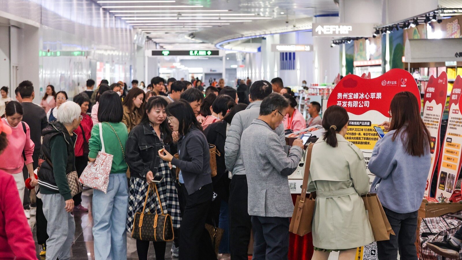 广州地铁变身“高原客厅”，威宁苹果甜透大湾区_腾讯新闻