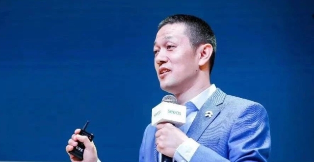 李斌痛下决心！蔚来裁员10%_腾讯新闻