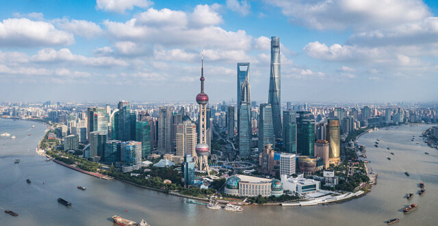 上海浦东去年地区生产总值预计1.88万亿元左右，增速高于全市_腾讯新闻