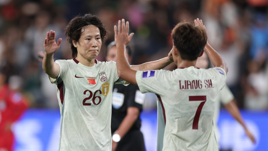 亚洲杯：女足2-0孟加拉王霜进球被吹后轰世界波，张睿贴地斩