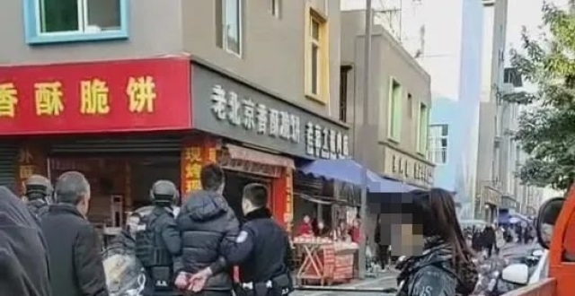 “成都发生一起持刀砍人事件”，警方通报_腾讯新闻