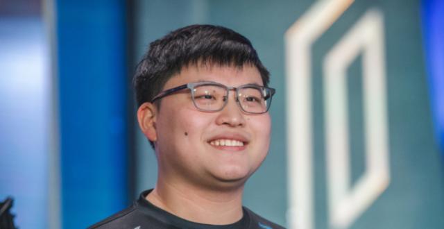 uzi回想LOL第一届亚运会，5位中国选手退役，LCK的5人都还在打_腾讯新闻