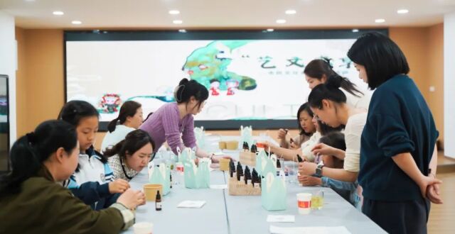 夜校手作班第二课「香薰手作」| 指尖魔法点亮生活芬芳_腾讯新闻