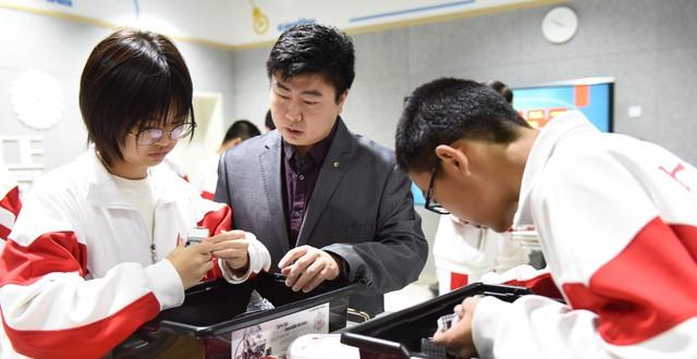 科学副校长进校园，北京首位院士中学科学教育校长已“上任”_腾讯新闻
