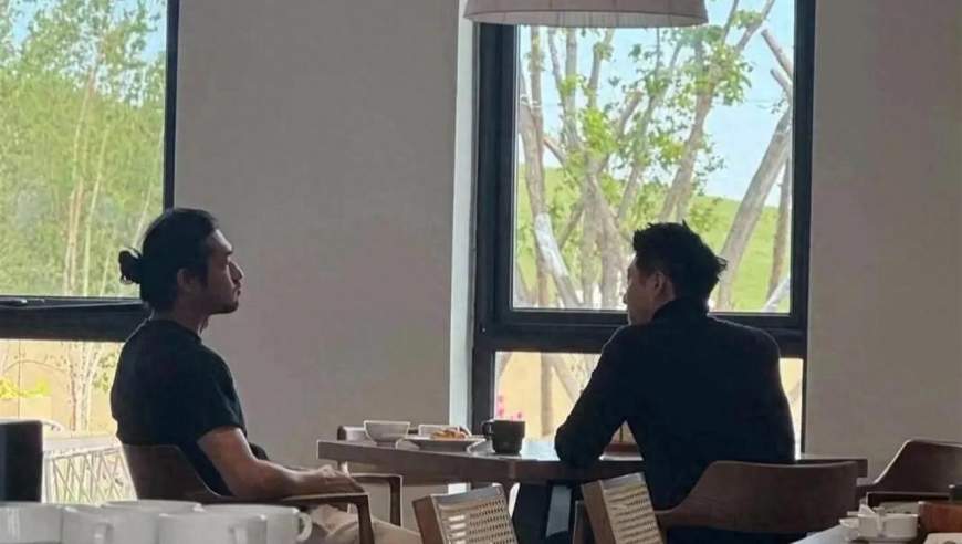 特朗普晒与安倍打球合影 两年内第四次一同打高尔夫