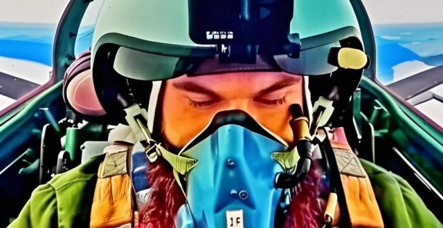 从防空巡逻到精确打击：苏-27“侧卫”战机飞行员的真实战争体验_腾讯新闻