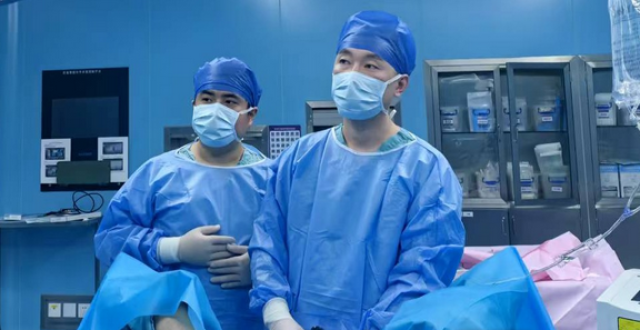 腹部鼓胀如球！多学科联合成功救治膀胱积血耄耋老人_腾讯新闻