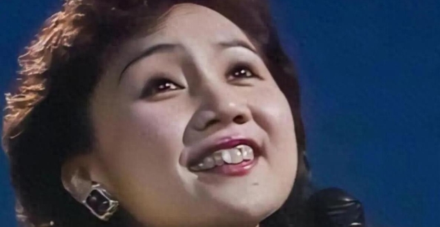 66岁张德兰突发意外！后台摔倒送医，曾上春晚爆火结婚37年无儿女_腾讯新闻