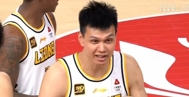 肘击张宁+挑衅球迷！广厦男篮内线大将恐被重罚，被球迷称为CBA最大恶人_腾讯新闻