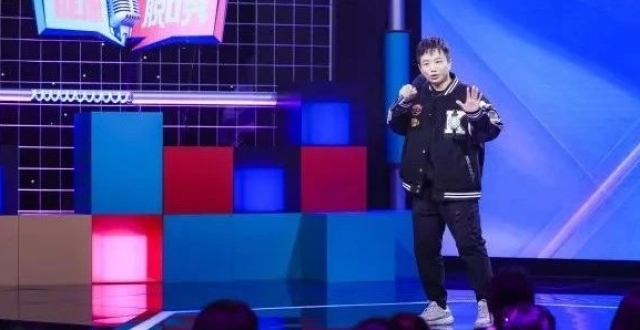 爆梗连连！嘉定医生说起脱口秀，包袱里都是知识点_腾讯新闻