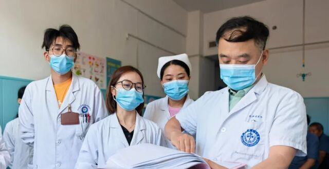 农工党成都市委会到大方县开展医疗帮扶_腾讯新闻
