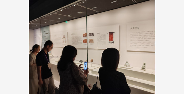“2025丝绸之路周”展现草原丝路辉煌印迹_腾讯新闻