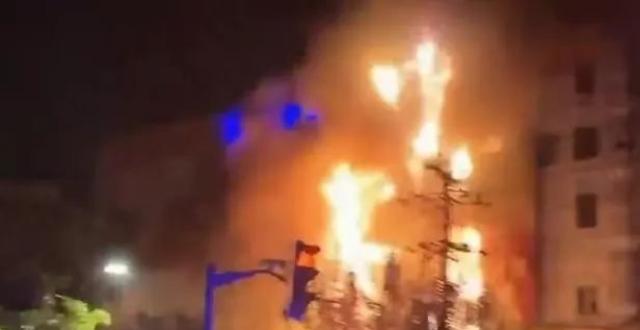 上海一商场因外立面失火停业！商户：起火位置在一楼_腾讯新闻