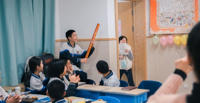 班主任竟“放假”一周？温州一中学这样给班主任过节……_腾讯新闻
