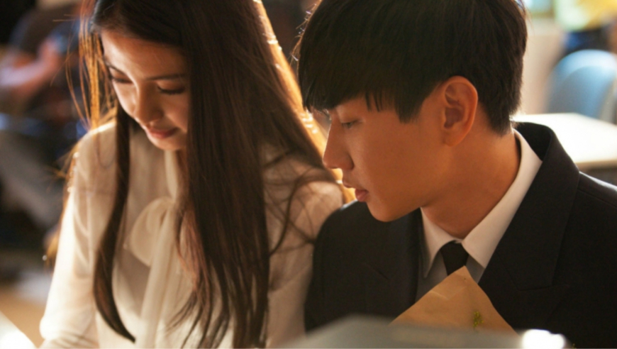 angelababy坐首排看林俊杰演唱会,两人互动梦回《可惜没如果》mv