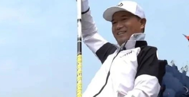 为什么说钓王邓刚“跌倒”，是必然现象！钓鱼人如何看待？_腾讯新闻