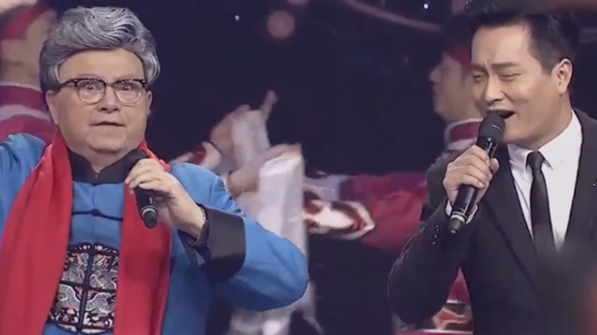 胡松华、云飞演唱《赞歌》，歌声慷慨激昂，唱响对祖国的爱_腾讯新闻