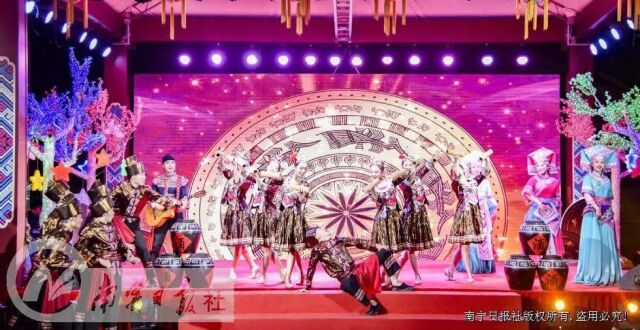 新民歌赋能实景文旅地标 唐人文化园歌台实现“小”舞台“大”效果_腾讯新闻