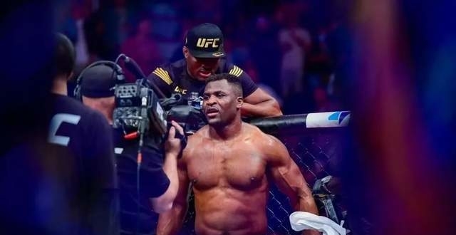 70亿最强男与UFC交恶细节曝光，铁血：他们用权力对付我！_腾讯新闻
