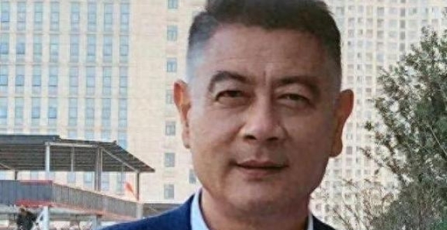 巫刚现状：离婚22年无子女，64岁单身，与陈瑾相伴原因揭秘_腾讯新闻