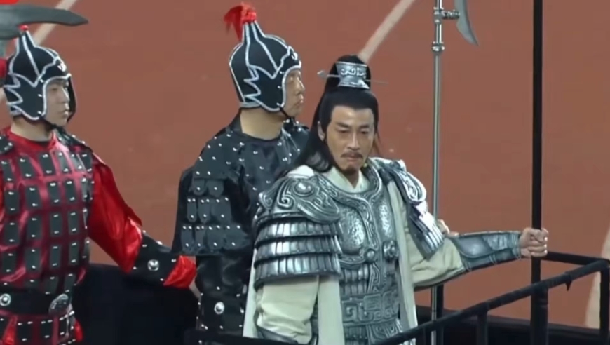 “霸王项羽”助阵苏超！何润东战车铠甲绕场，有没有梦回当年？