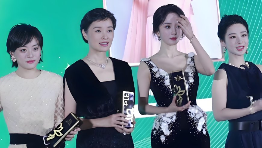 杨幂亮相白玉兰提名晚宴，分别扶孙俪杨紫登台，与吴越任素汐等视后候选人同框