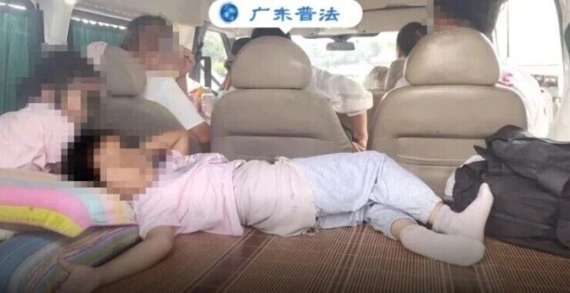 民警蹲守整夜未等到嫌犯，吃早饭时竟与其偶遇，当即亮明身份将其抓获。#媒体原创