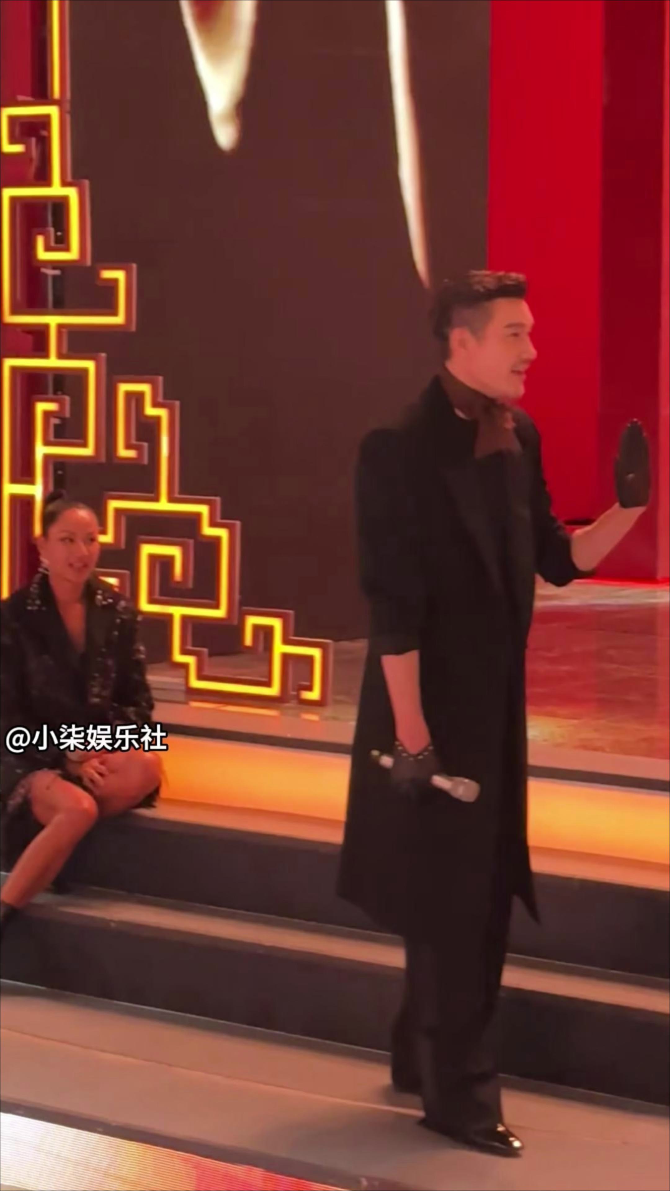 胡兵、瞿颖辽台春晚录制，俩人保养的很好，完全看不出已经50多岁_腾讯新闻