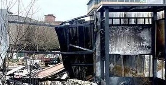 事发闽侯！小孩燃放烟花引发火灾，无人员伤亡_腾讯新闻
