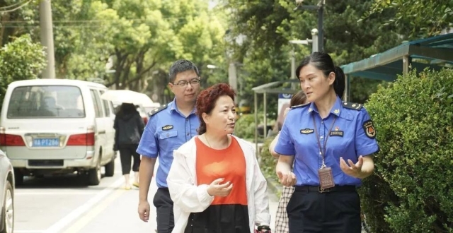 前女足国脚高宏霞手握 29 个全国冠军，退役后当城管 19 年，这种职业转变有何意义？