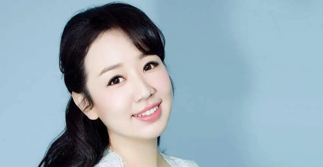 演员关凌深夜向儿子道歉：我一失手他就缝了四针！_腾讯新闻