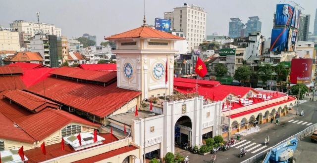 为了迎接春节，越南胡志明市滨城市场焕然一新_腾讯新闻