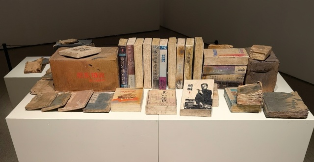 景德镇国际陶瓷双年展优秀作品巡展至央美，艺术家现场展示陶瓷技艺_腾讯新闻