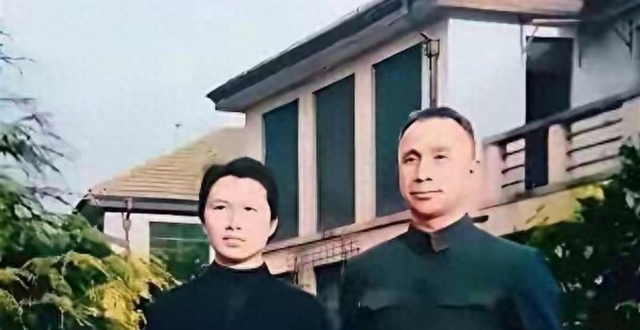 两人挺有夫妻相的，这是粟裕大将和小16岁的妻子楚青的合影_腾讯新闻