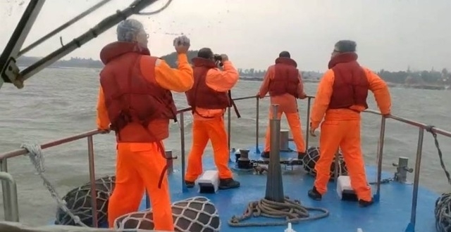 美放话不许改变现状，国防部回应露杀气，大批挖泥船抵达金门海域_腾讯新闻