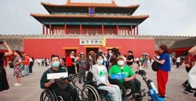 残障者实地探访，上线“博物馆无障碍浏览指南”_腾讯新闻