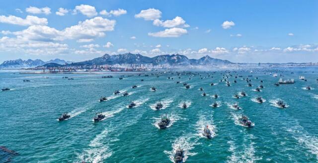 黄渤海休渔期结束！山东近1.5万艘渔船向海竞发_腾讯新闻