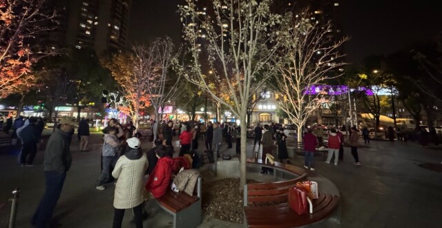 当24小时公园图书馆遇上广场舞缩略图