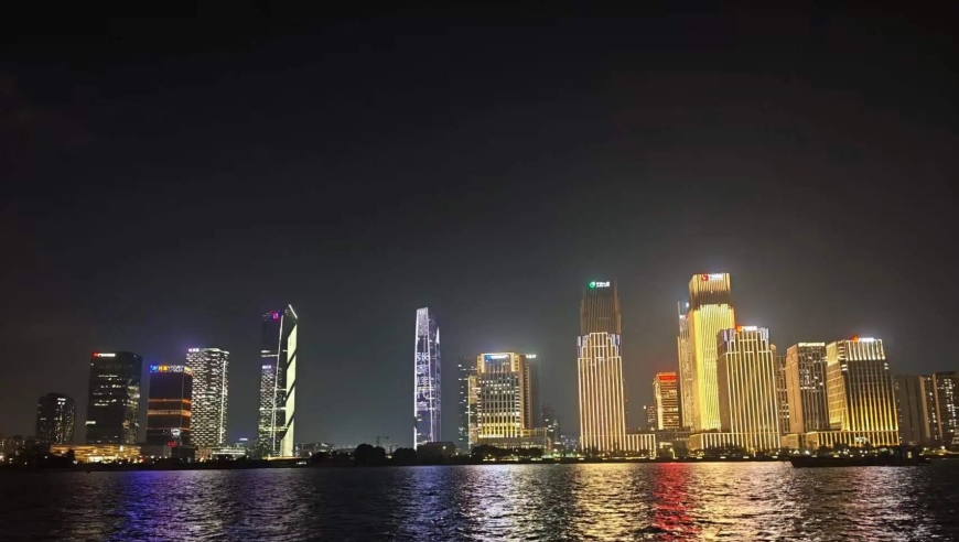 深圳最大棚改项目南华村棚改回迁区（御水华府）交房！2763户业主喜迎新居_腾讯新闻