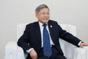 福耀科大各院系要逐步自负盈亏，这种模式有什么利弊？会如何影响教学和科研？