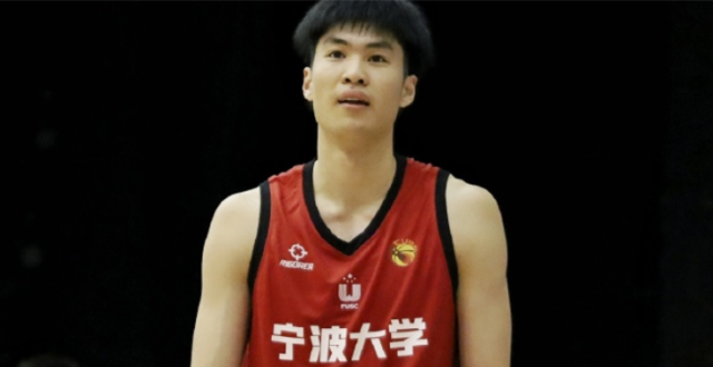无愧状元大热！王凡懿19+2+3，大学生联队89-86胜星锐的关键_腾讯新闻