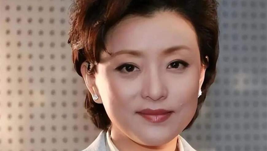和富豪老公离婚后，再看杨蕾如今的生活，才明白什么是人间清醒！_腾讯新闻